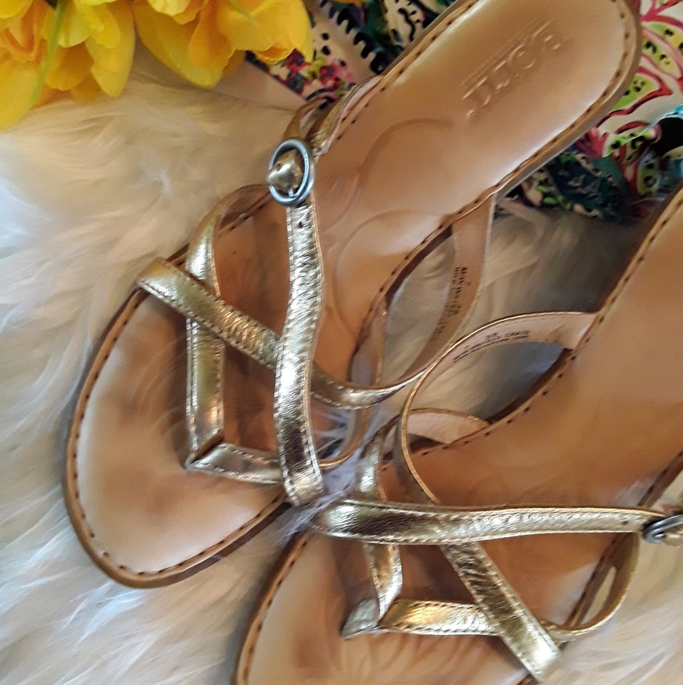 Born Gold Leather Sandals - Picture 5 of 6